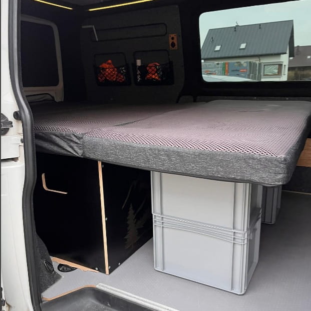 Zabudowa kempingowa busa